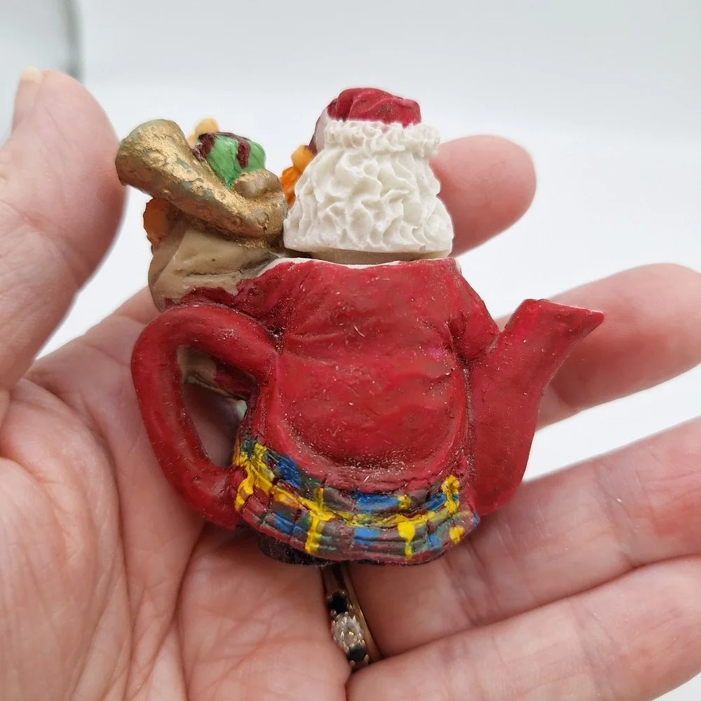 Vintage Holiday Collection Miniature Tea Set Scottish Santa #48491 New Old Stock